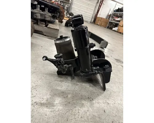 PETERBILT 579EV Cab Air Ride