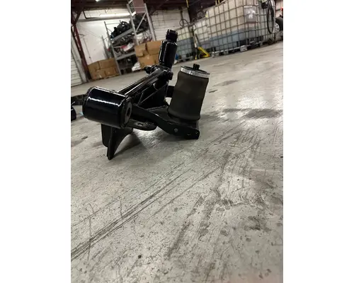 PETERBILT 579EV Cab Air Ride