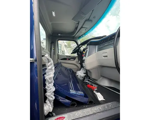 PETERBILT 579EV Complete Vehicle