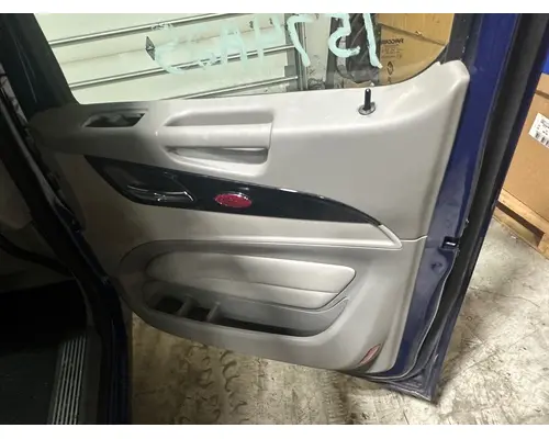 PETERBILT 579EV Door Assembly, Front