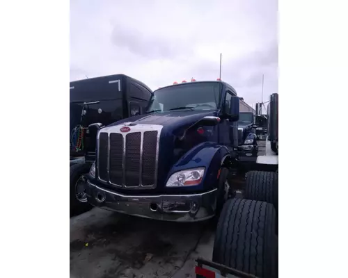 PETERBILT 579EV Hood