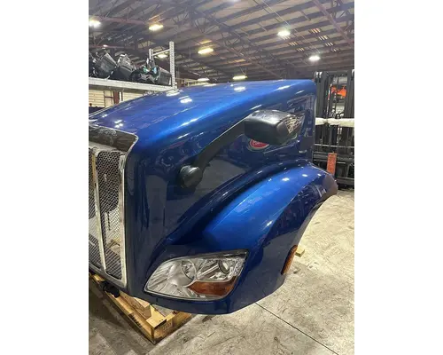 PETERBILT 579EV Hood