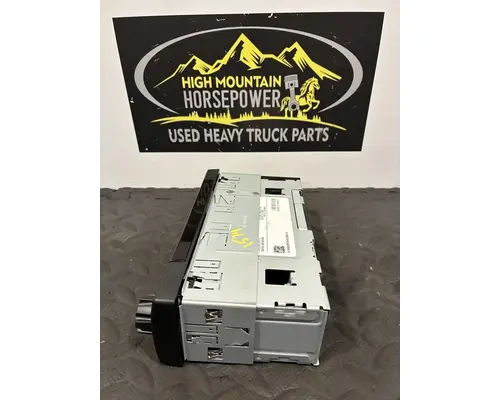 PETERBILT 579EV Radio