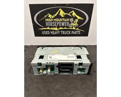 PETERBILT 579EV Radio