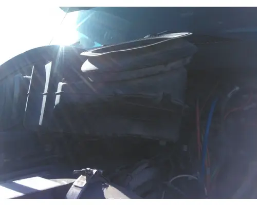 PETERBILT 579 AIR CLEANER