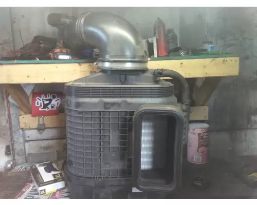 PETERBILT 579 AIR CLEANER