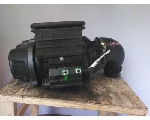 PETERBILT 579 AIR CLEANER