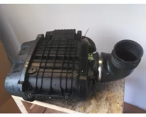 PETERBILT 579 AIR CLEANER