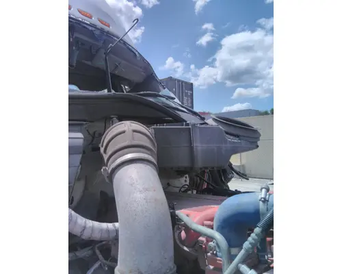 PETERBILT 579 AIR CLEANER