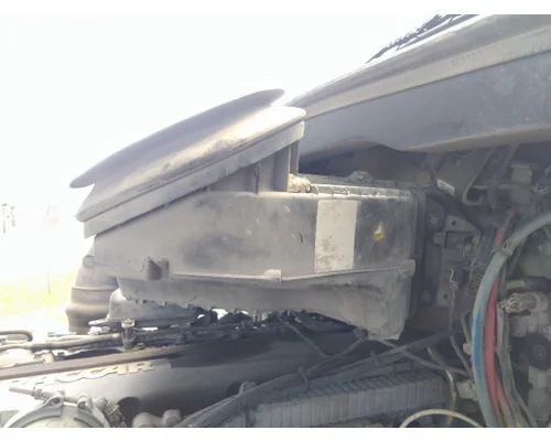 PETERBILT 579 AIR CLEANER
