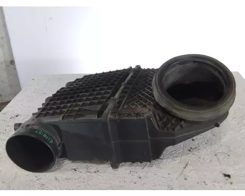 PETERBILT 579 AIR CLEANER