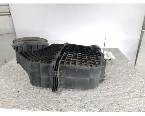 PETERBILT 579 AIR CLEANER