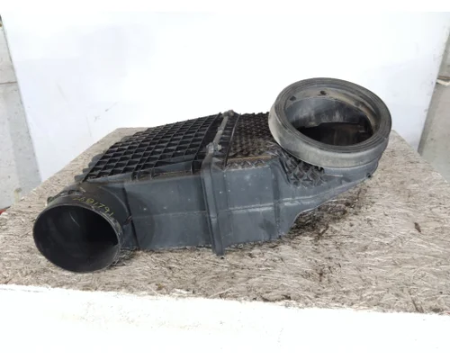 PETERBILT 579 AIR CLEANER