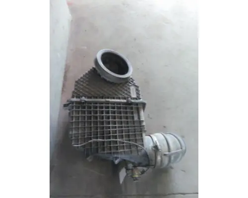 PETERBILT 579 AIR CLEANER