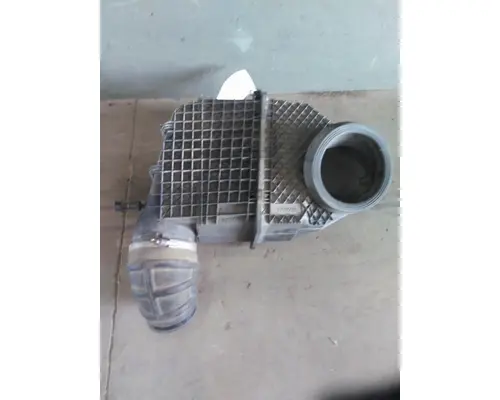 PETERBILT 579 AIR CLEANER