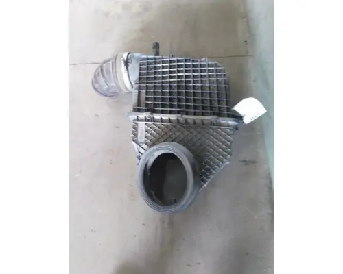 PETERBILT 579 AIR CLEANER