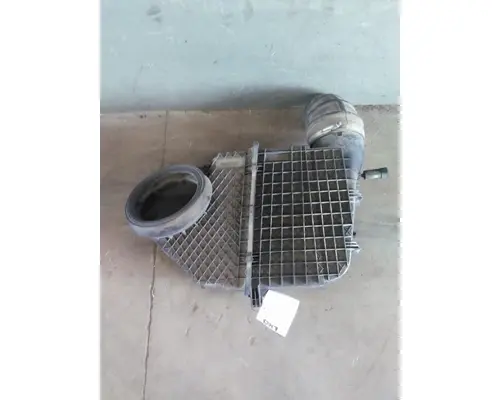 PETERBILT 579 AIR CLEANER