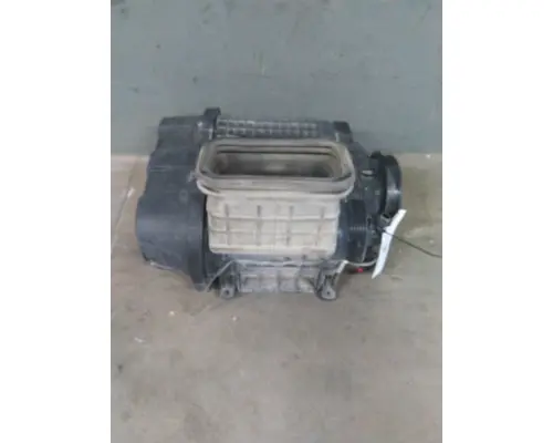 PETERBILT 579 AIR CLEANER