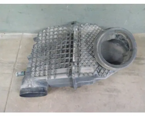 PETERBILT 579 AIR CLEANER