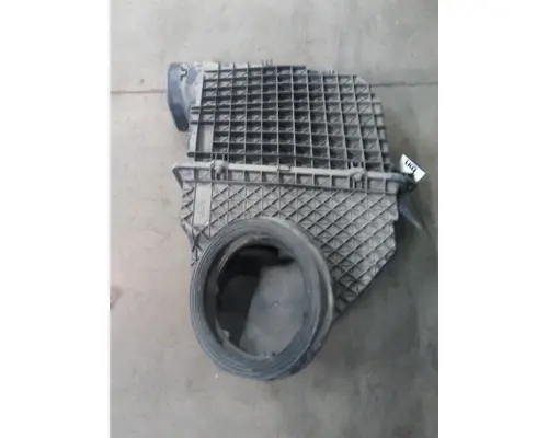 PETERBILT 579 AIR CLEANER