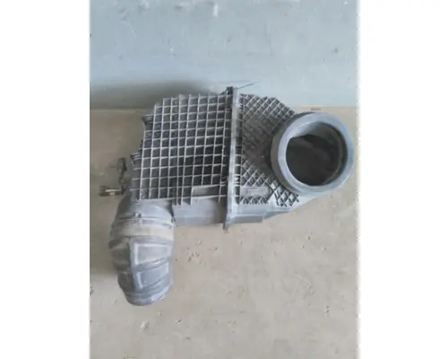 PETERBILT 579 AIR CLEANER
