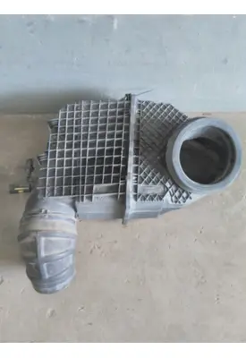 PETERBILT 579 AIR CLEANER
