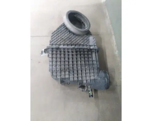 PETERBILT 579 AIR CLEANER