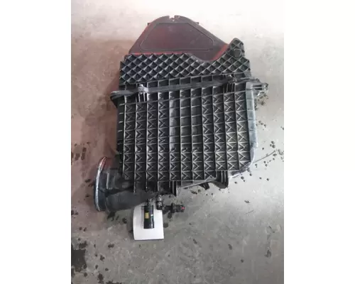PETERBILT 579 AIR CLEANER