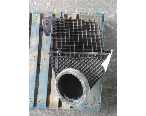 PETERBILT 579 AIR CLEANER