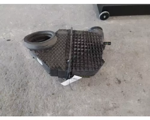 PETERBILT 579 AIR CLEANER