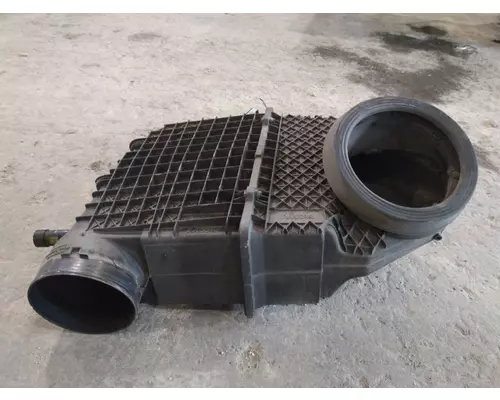 PETERBILT 579 AIR CLEANER