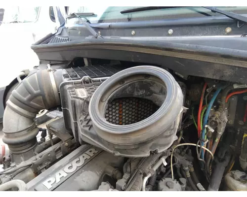 PETERBILT 579 AIR CLEANER
