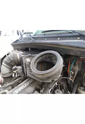 PETERBILT 579 AIR CLEANER