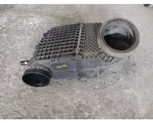 PETERBILT 579 AIR CLEANER
