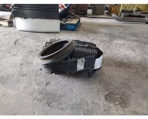 PETERBILT 579 AIR CLEANER