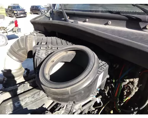 PETERBILT 579 AIR CLEANER