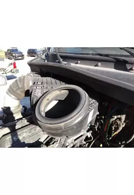 PETERBILT 579 AIR CLEANER