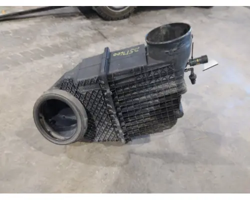 PETERBILT 579 AIR CLEANER