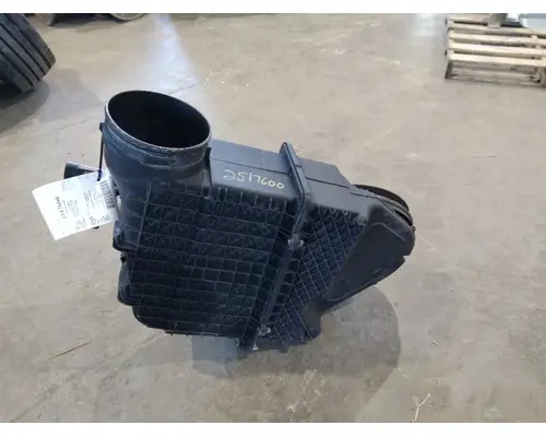 PETERBILT 579 AIR CLEANER