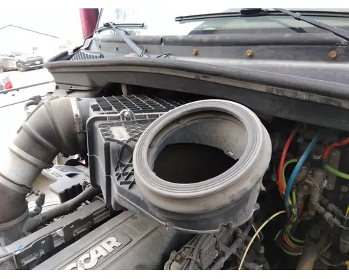 PETERBILT 579 AIR CLEANER