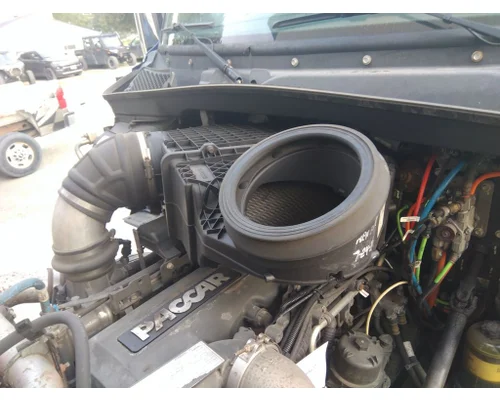 PETERBILT 579 AIR CLEANER