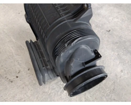 PETERBILT 579 AIR CLEANER