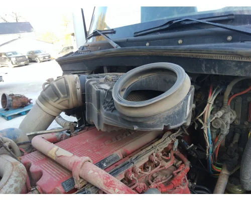PETERBILT 579 AIR CLEANER