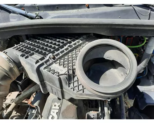 PETERBILT 579 AIR CLEANER