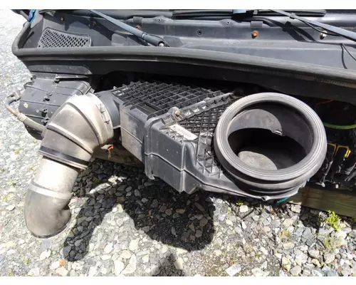 PETERBILT 579 AIR CLEANER