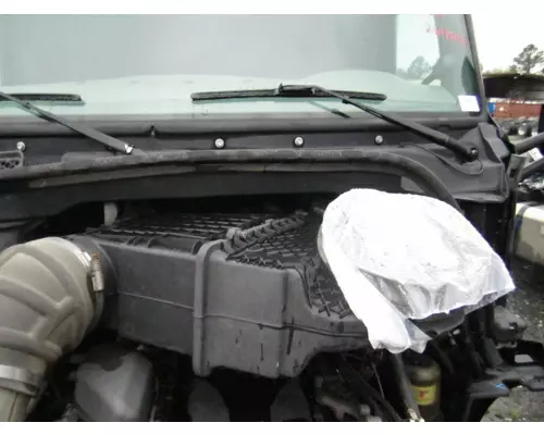 PETERBILT 579 AIR CLEANER