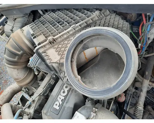 PETERBILT 579 AIR CLEANER