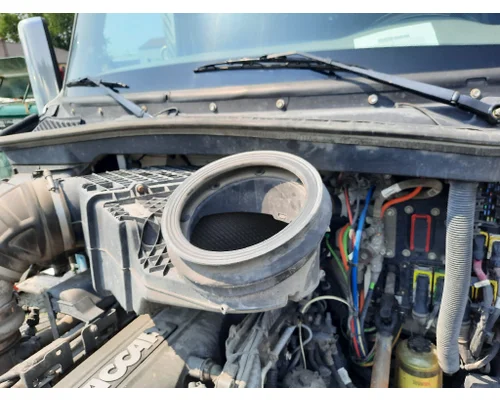PETERBILT 579 AIR CLEANER