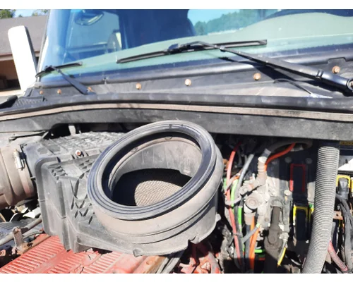 PETERBILT 579 AIR CLEANER