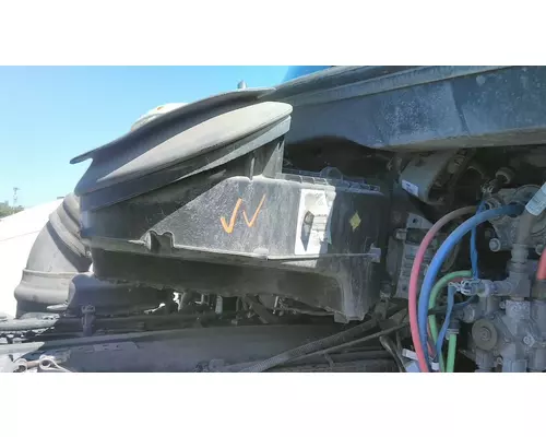 PETERBILT 579 AIR CLEANER